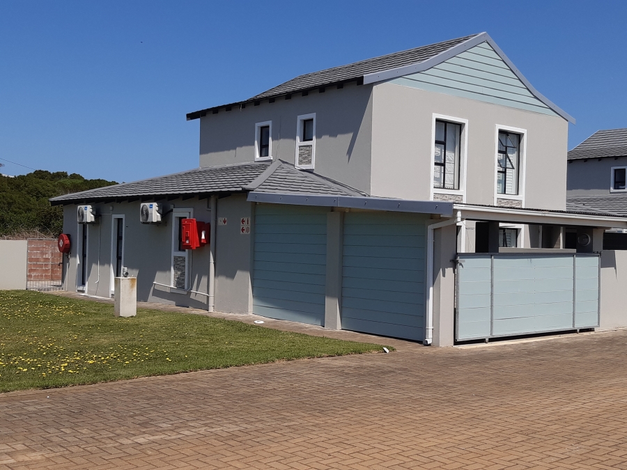 4 Bedroom Property for Sale in Paradise Beach Eastern Cape